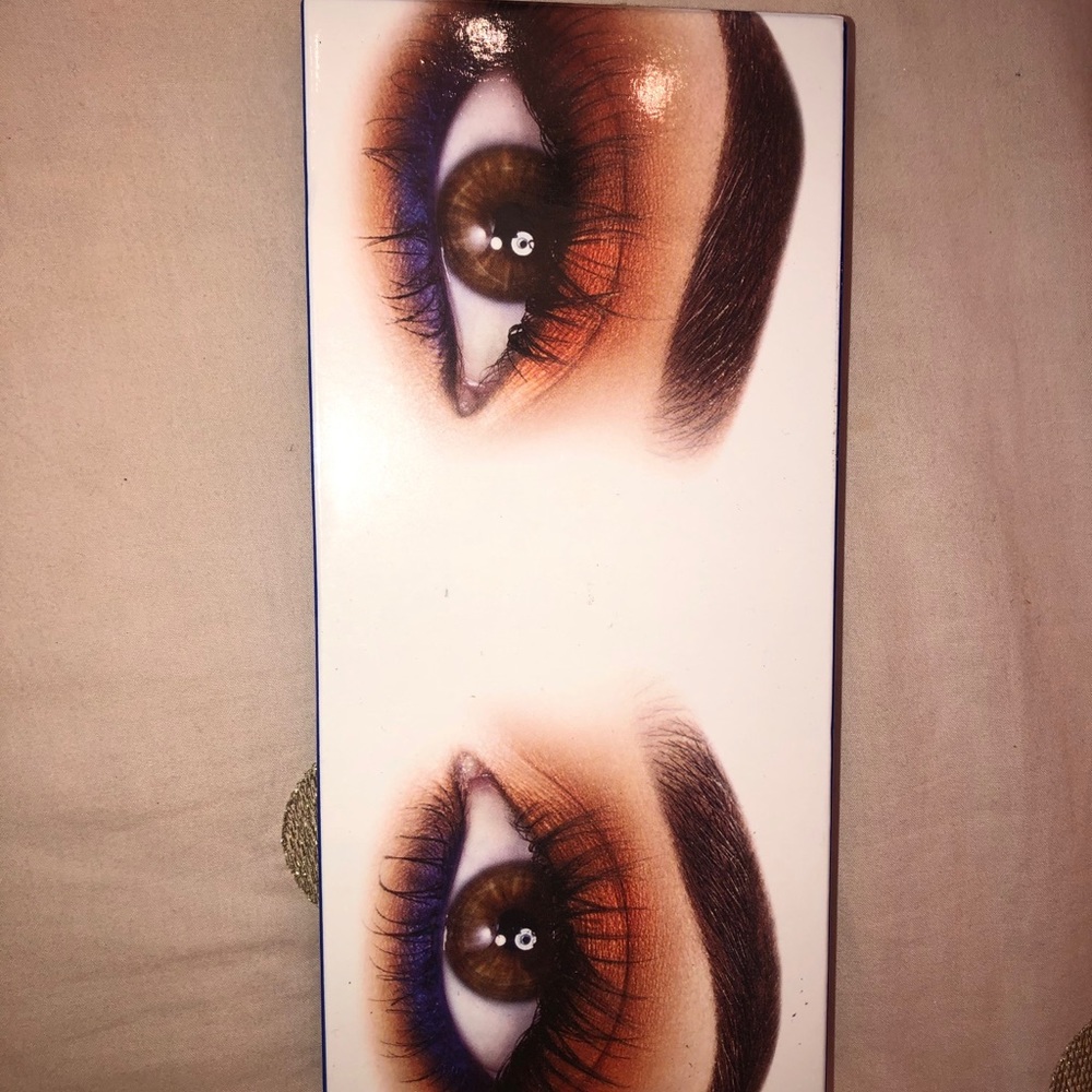 Kylie cosmetics peach palette